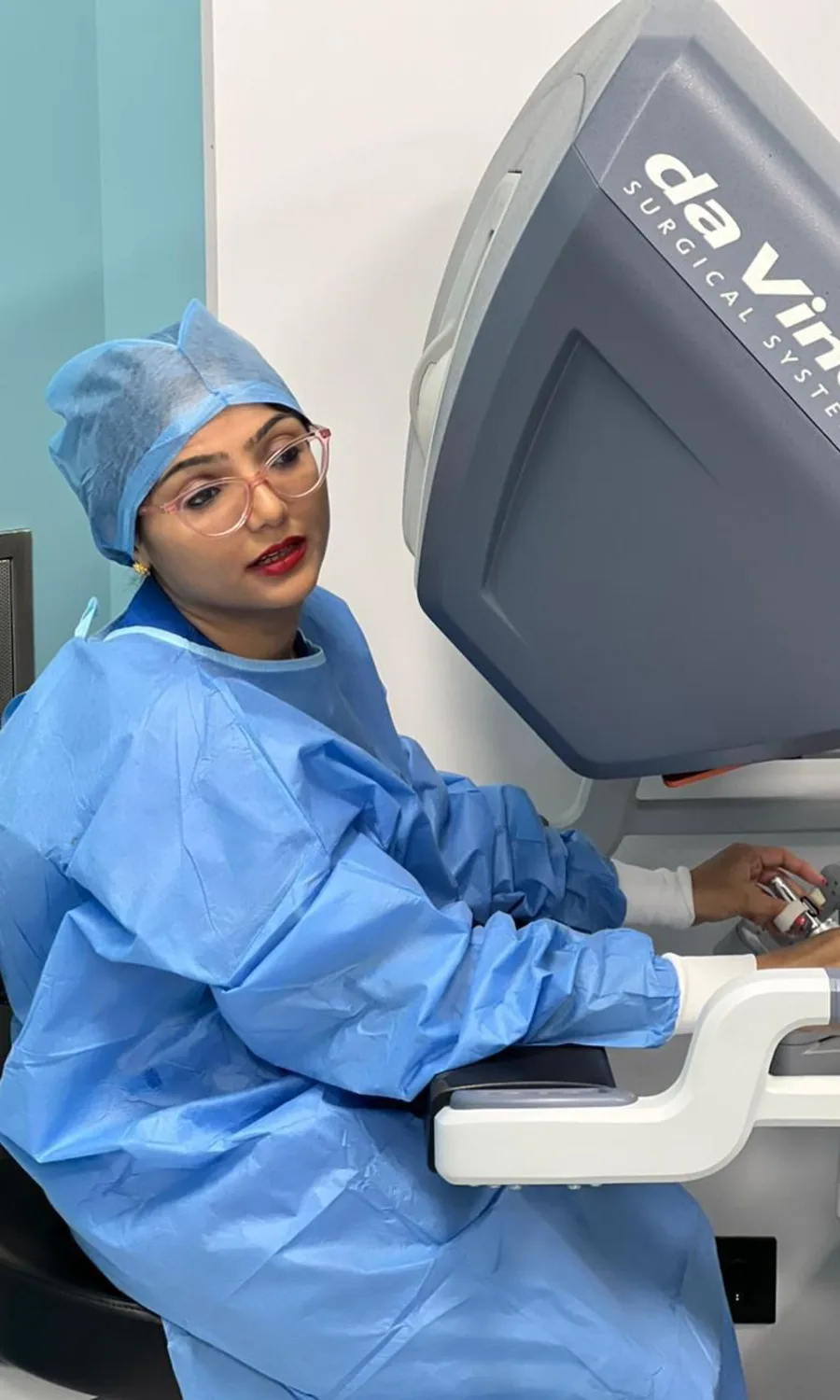 Dr. Rashmi Bhamare operating at the da Vinci robotic console